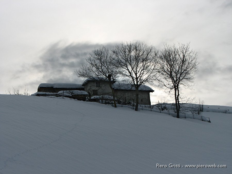 02 Cascina in controluce.jpg